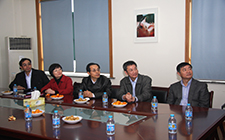 松江區(qū)長來東石豬場(chǎng)考察